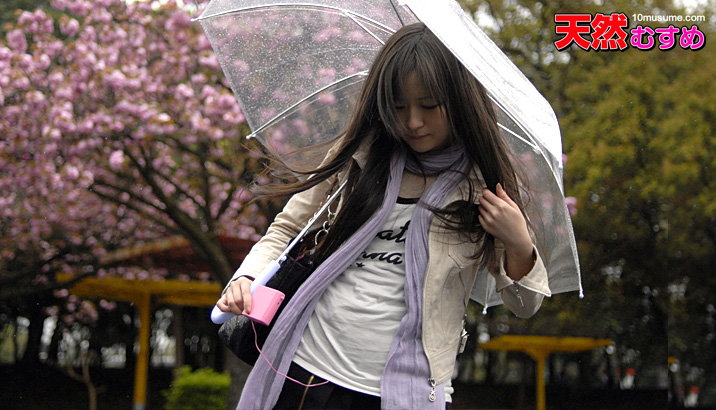 020311_01 雨の日に野外で飛びっ子装着！雨とラブジュースでヌレヌレっ！